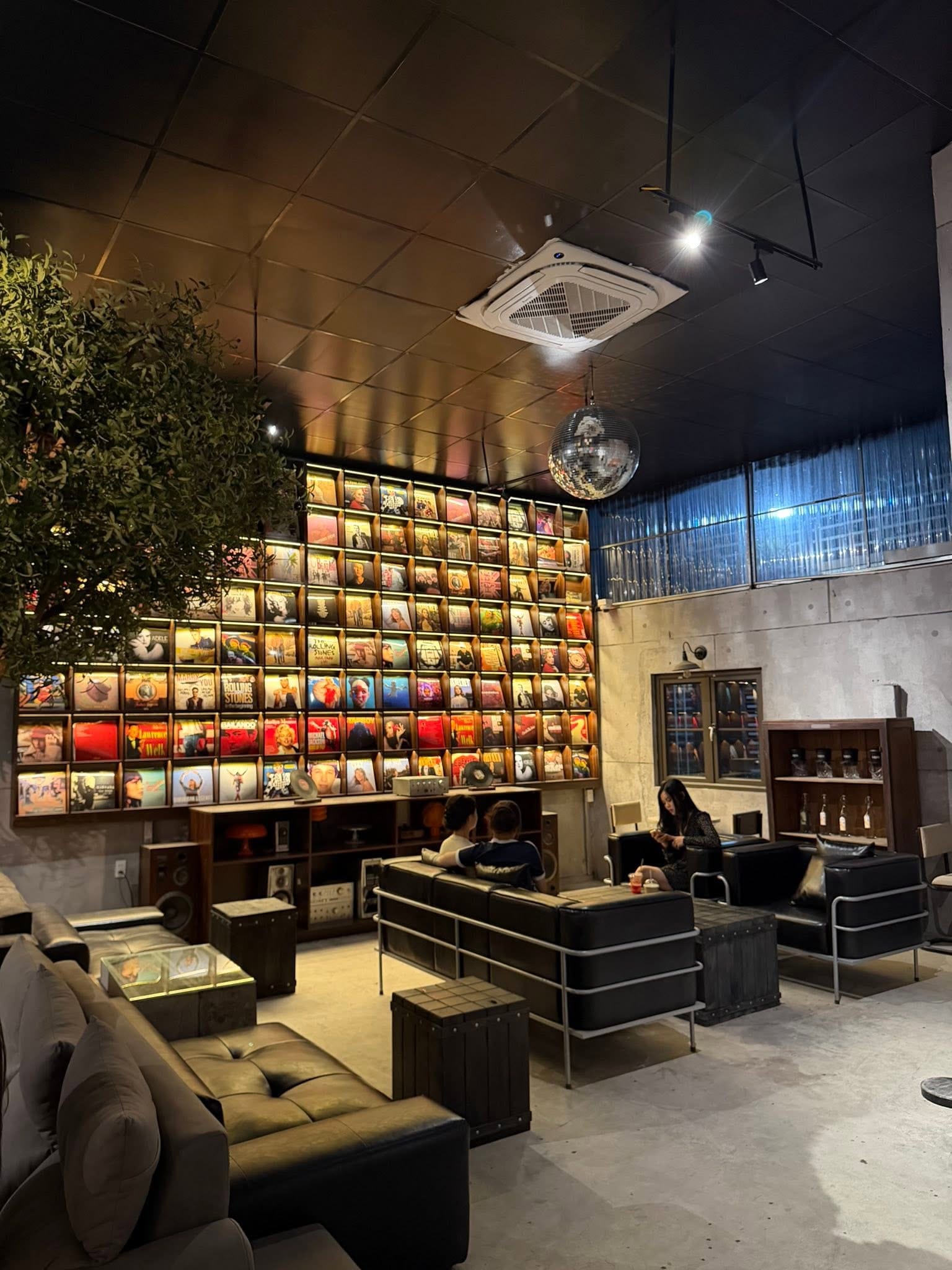 Top Quán Cafe Đẹp Ở TP. Vinh Nhất Định Phải Ghé Thử Một Lần Khi Đến Nghệ An